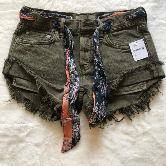 Free People Shorts - Picture 1 of 2